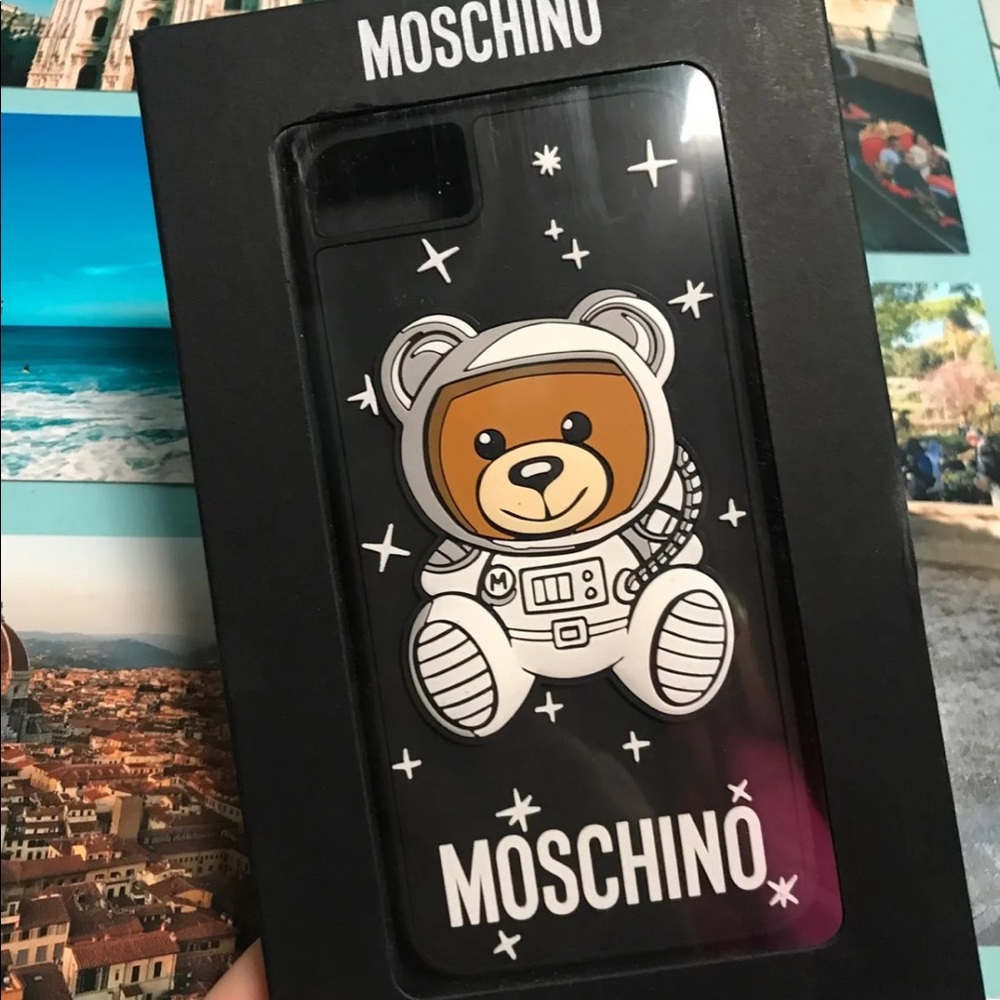 moschino iPhone 6/7/8 & new iPhone SE case